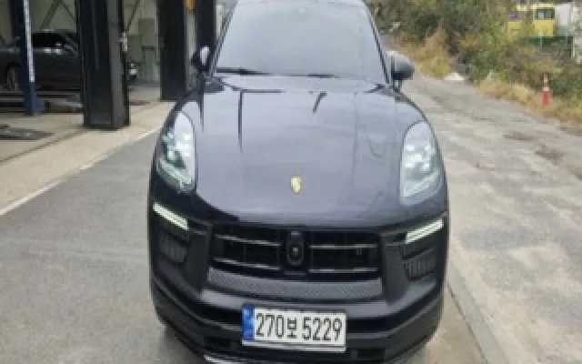 인천수입중고자동차 마칸 가솔린 2.9 GTS 매물 사진 2 - 2022/12 49,387km
