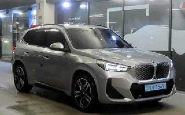 인천수입중고자동차 iX1 (U11) xDrive 30 xLine 매물 사진 12 - 2025/11 5,113km